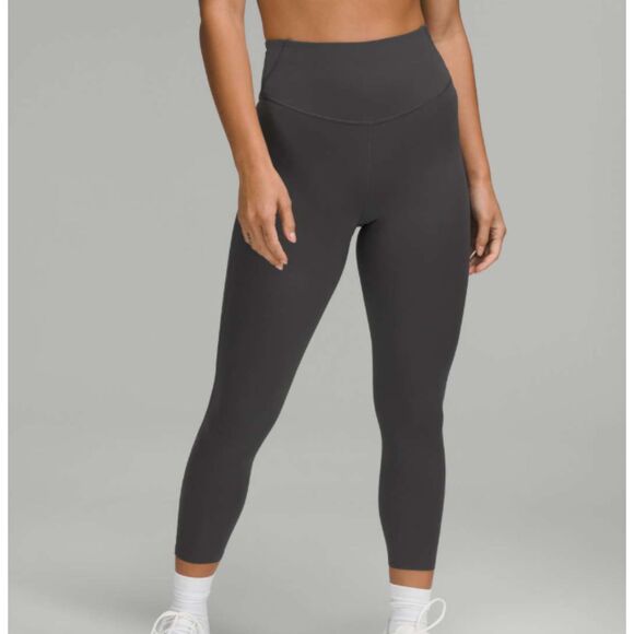 Women Lululemon Base Pace High-Rise Crop 23"Leggings in Graphite Grey Size 6 - Picture 1 of 9